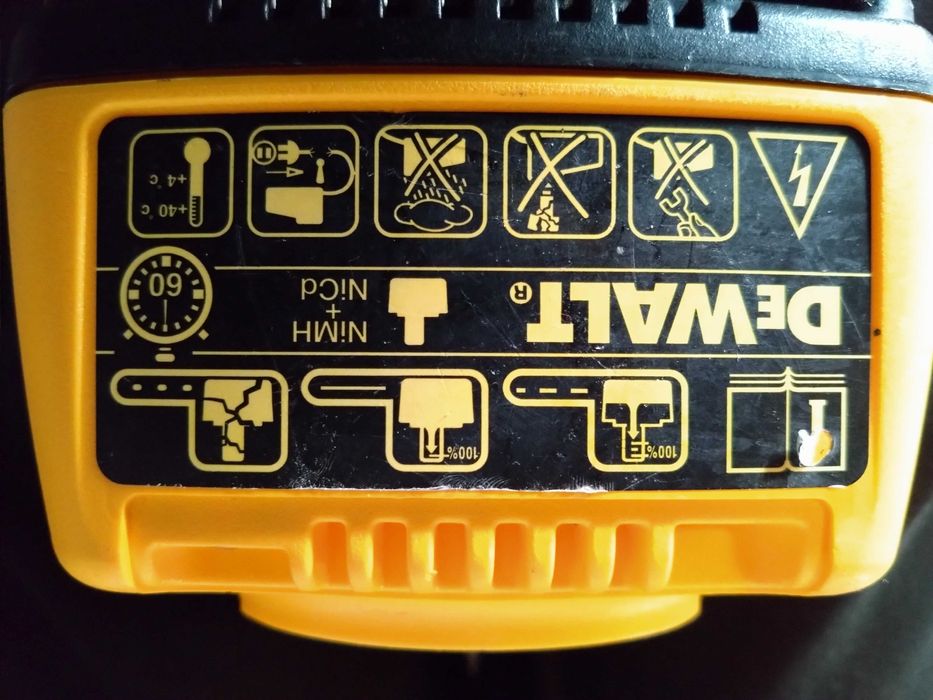 Încărcător acumulator NiCd bormașină Dewalt 18 V