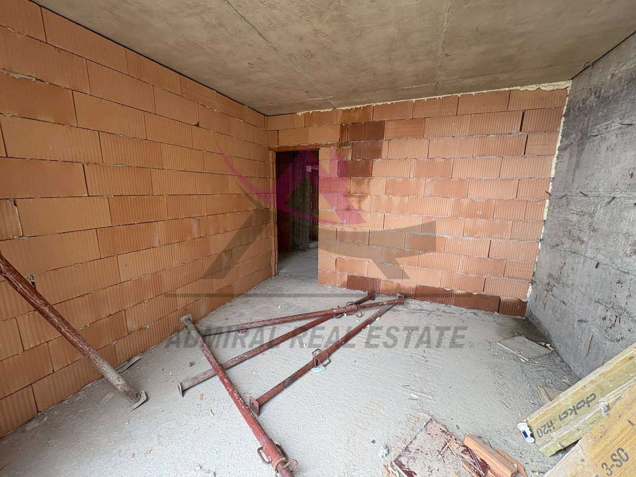 Продава се Двустаен апартамент в Варна, Възраждане 3 - 69 кв.м за 1261 €/кв.м - Снимка #1