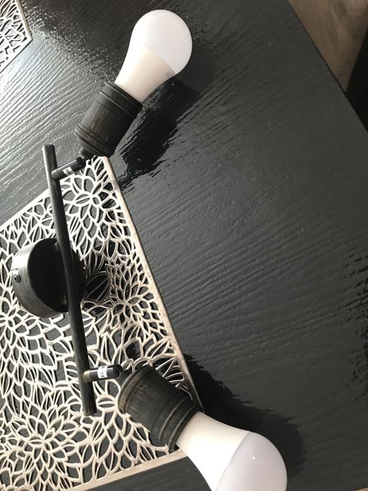 Aplici cu becuri cu leduri