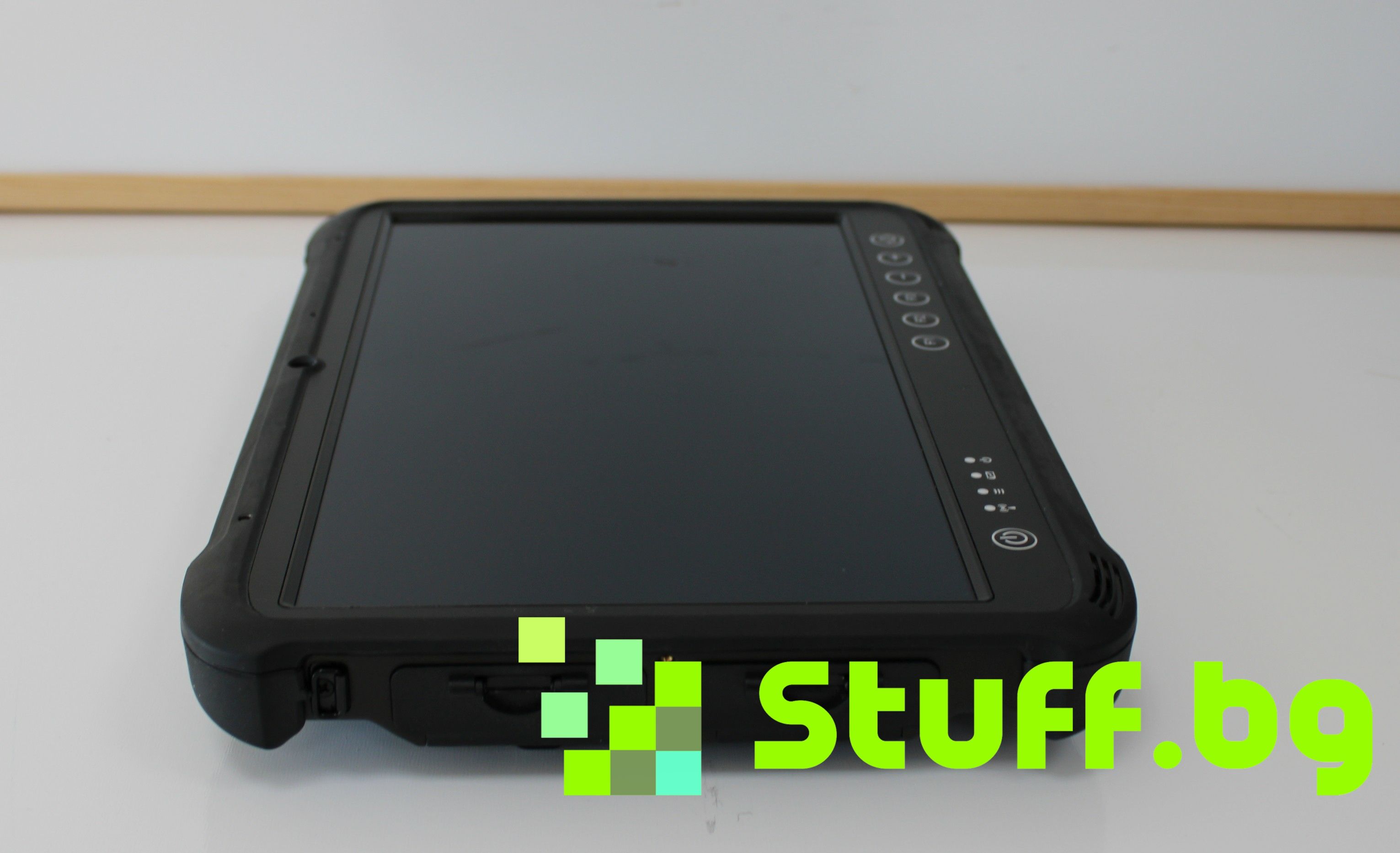 Winmate M133K Rugged Windows Tablet 13.3'' i5-5250U/4GB/128SSD m.2