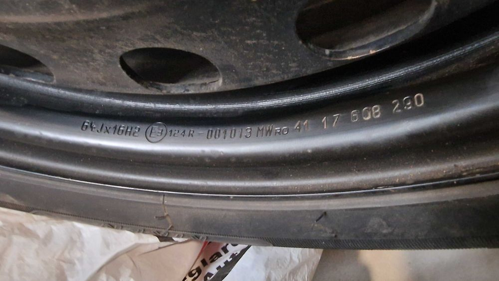 Hyundai elantra 2023 jante tabla 16"