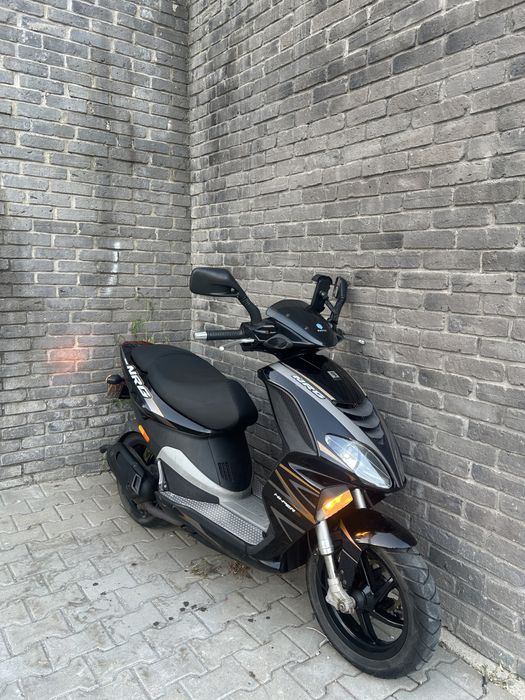 Scuter Piaggio NRG (Energy) Hyper 2 2T fara permis!