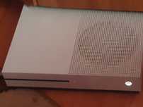 Vând schimb xbox one s impecabil schimb cu laptop