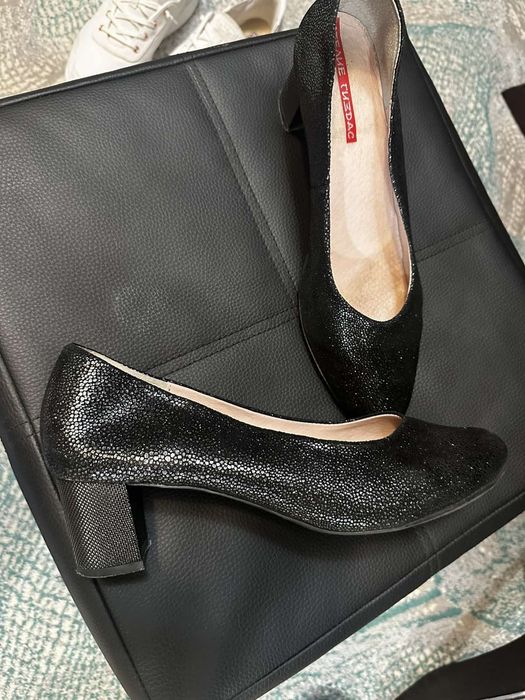 Дамски боти и обувки