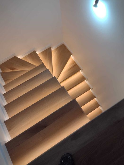 Confecționăm scări din lemn