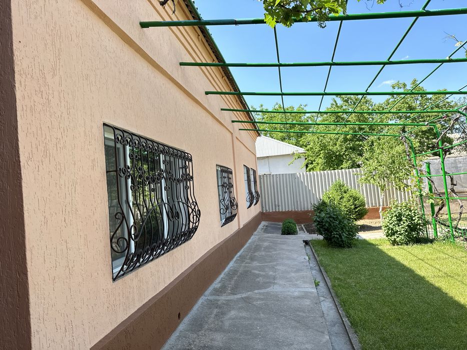 Продается  кирпичный дом 10 соток