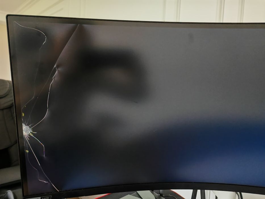 Samsung Odyssey Neo G9 – DEFECT (panou spart) – pentru piese
