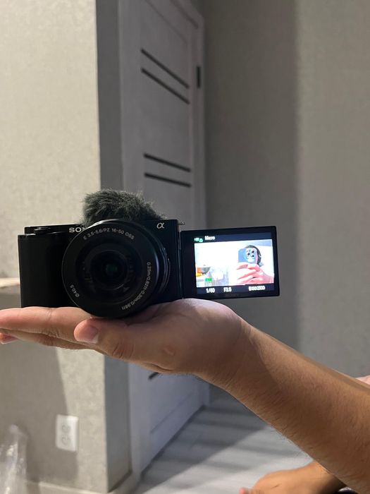 Продам фотоапарат почти новый Sony ZV10