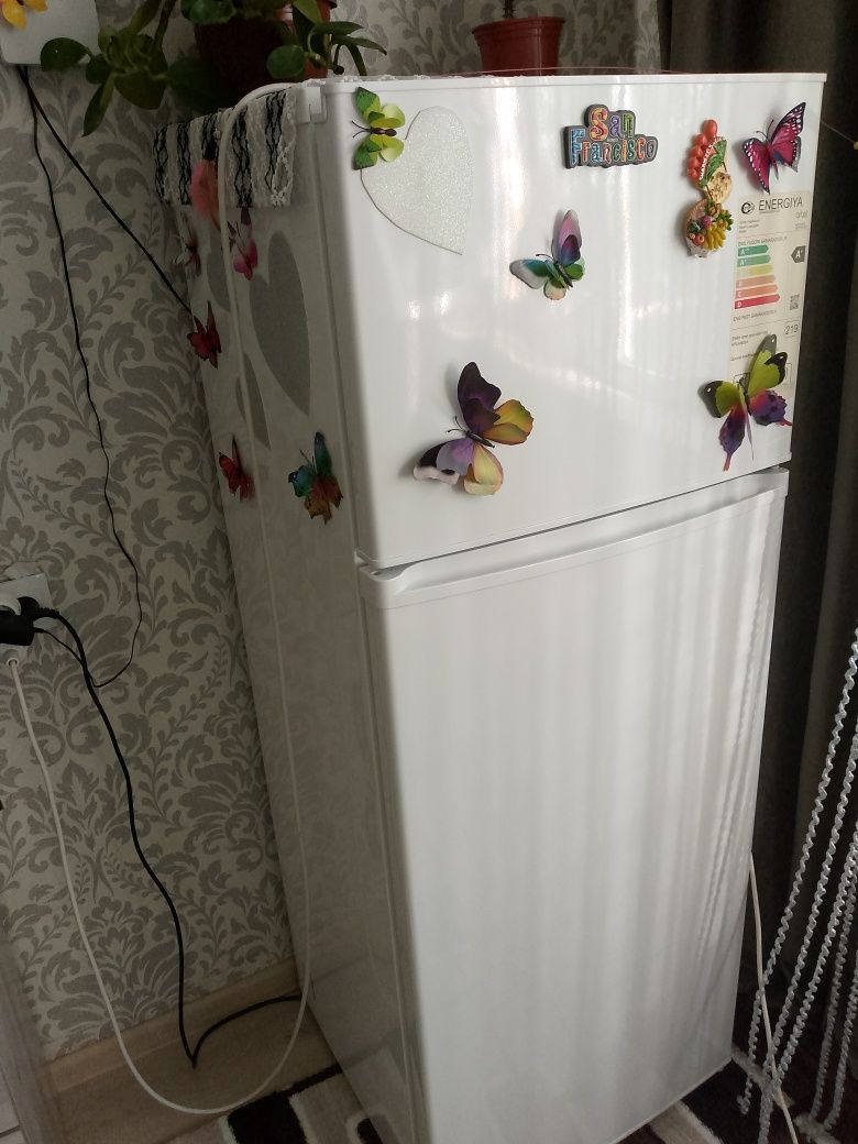 Продаётся холодильник артель