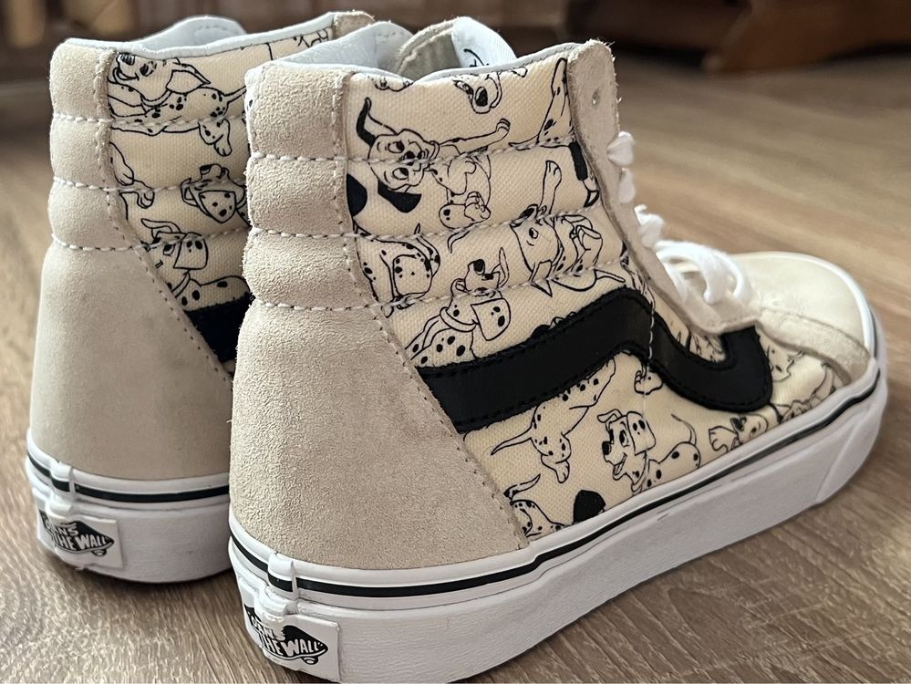 Vans Disney 101 Dalmatians.. unisex