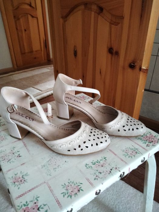 Босоножки летние