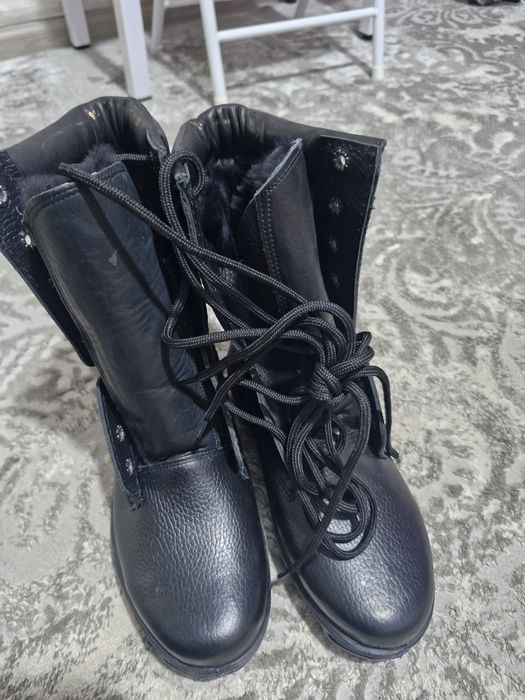 Продам новый зимние берцы