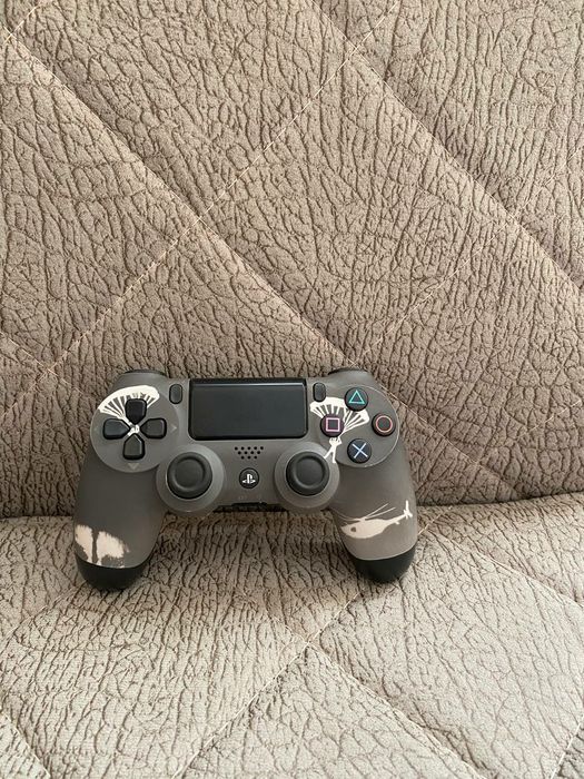 Джостик от пс4  с костемизацие Call of duty