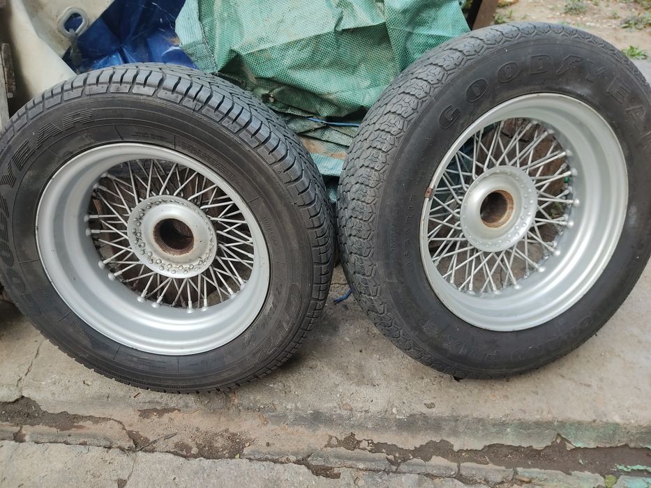 Roti auto retro spitate