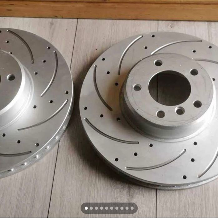 предни  спирачни дискове чисто нови за bmw e60 535