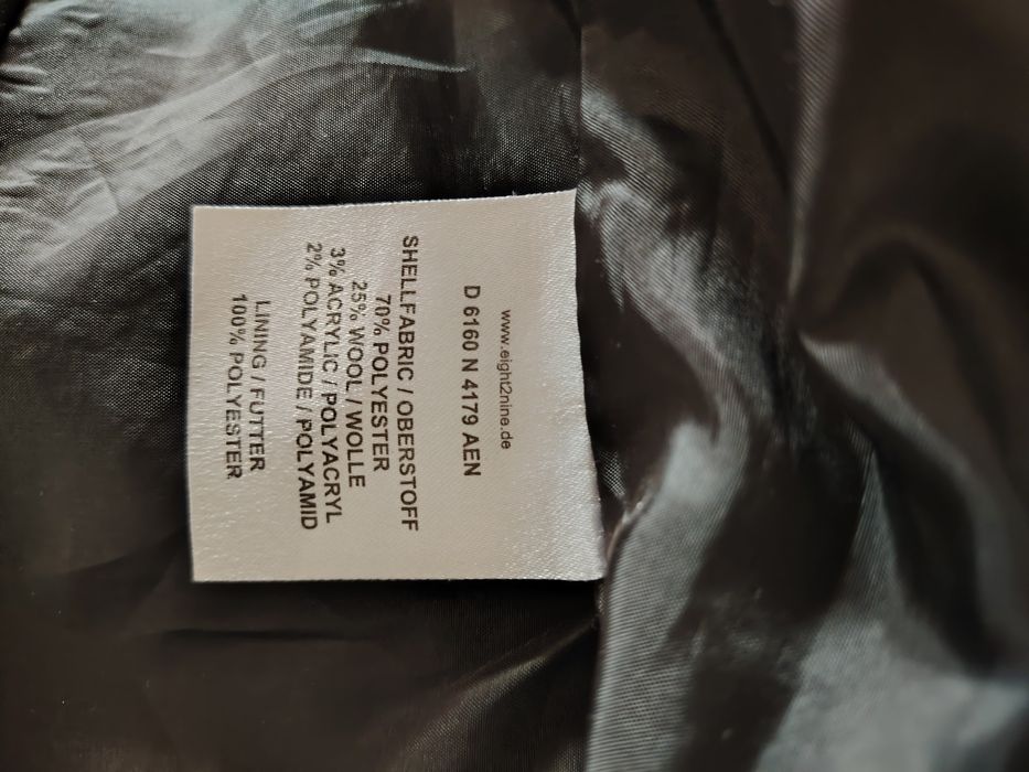 Scurtă damă Eight 2 Nine