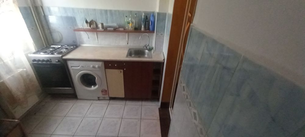 Apartament decomandat 3 camere zona Vest