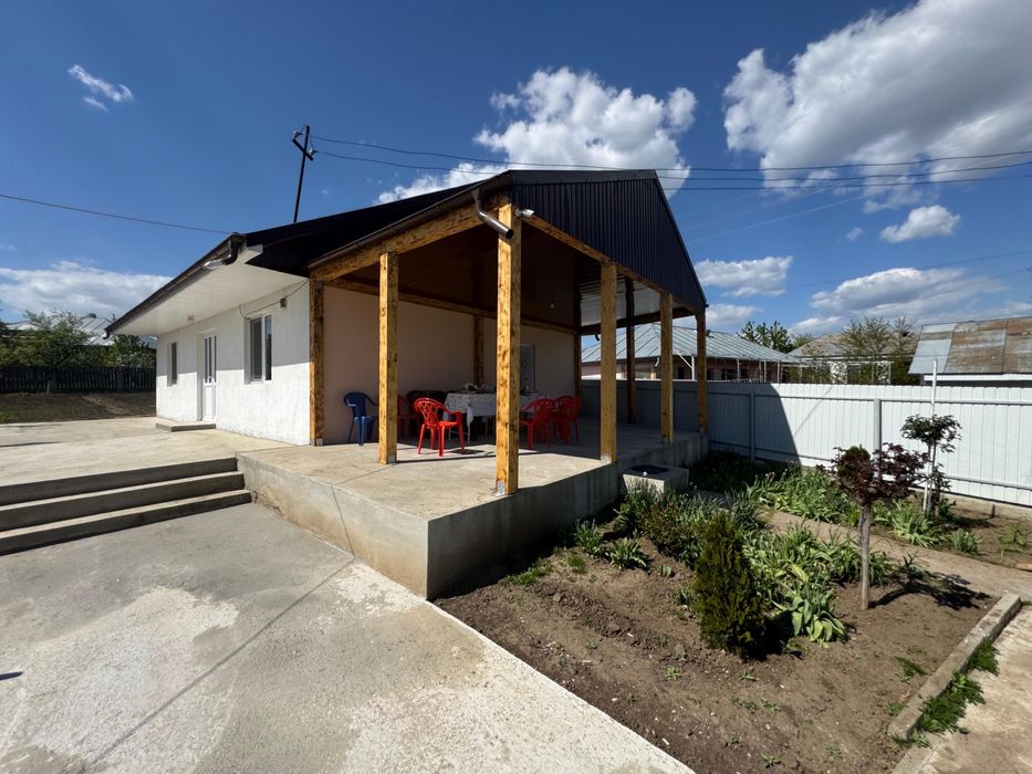 Casa de vanzare la tara – ideal pentru relaxare si trai linistit