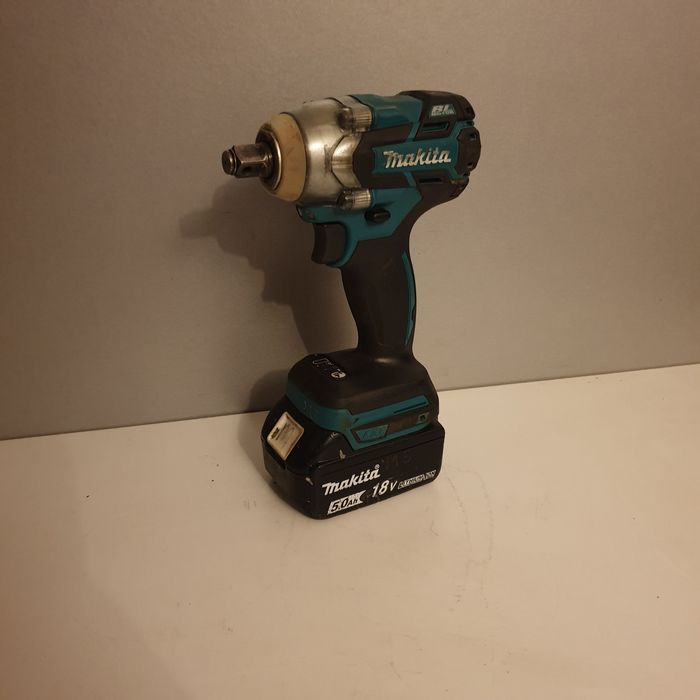 Makita DTW 285 Mașina de înșurubat Brushless 5.0AH Li-Ion 280Nm