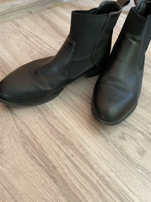 Дамски кожени и велурени боти