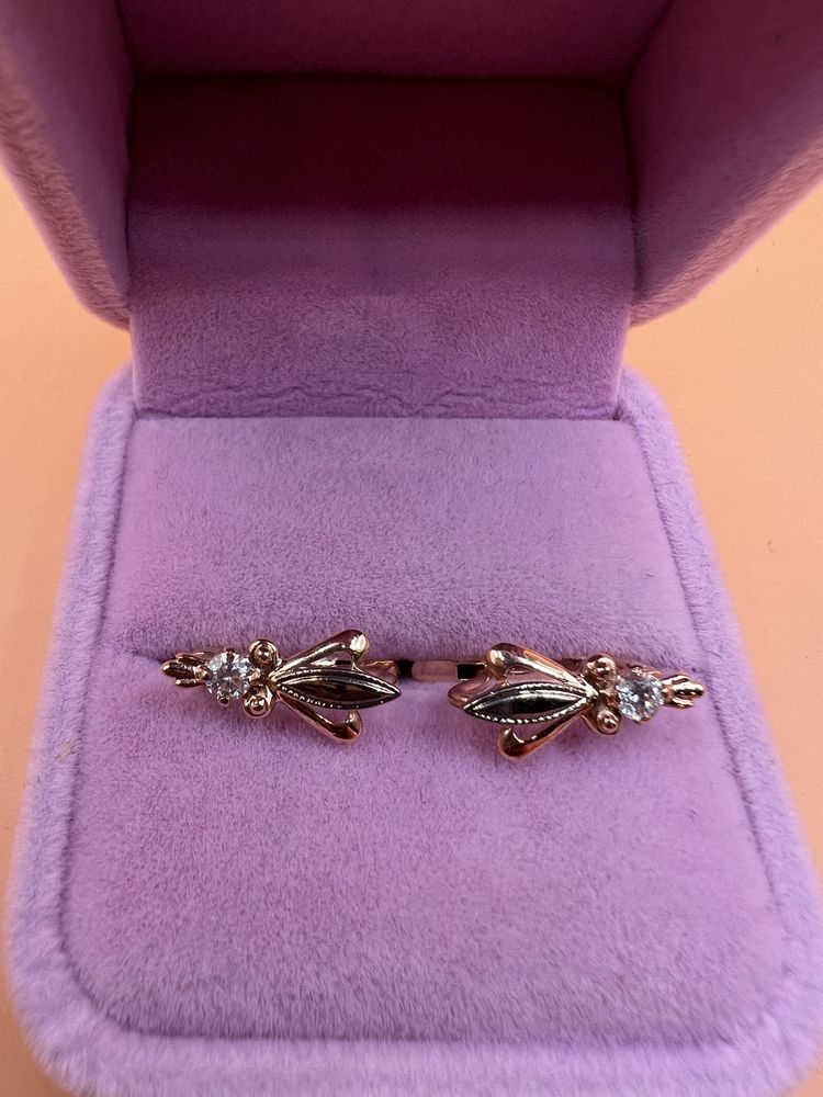 Продам золотые серьги.