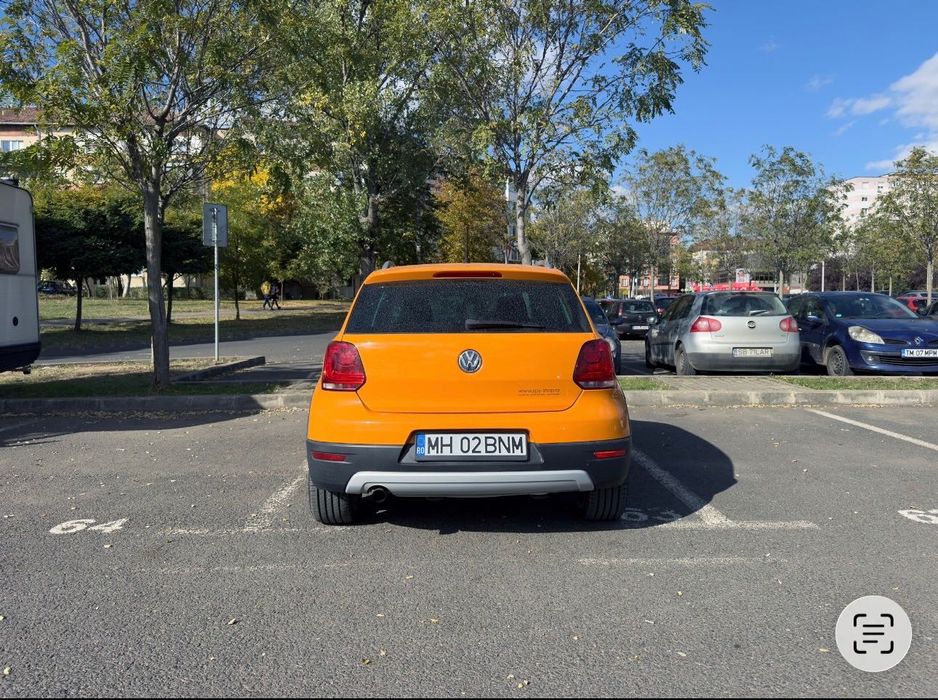 Vând Vw Cross Polo