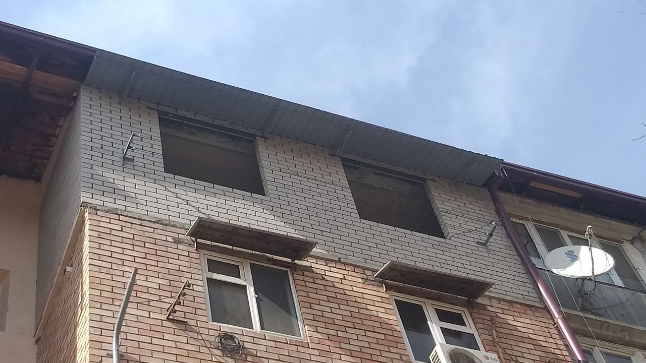 Кладка балконов облицовочный обычный кирпичом