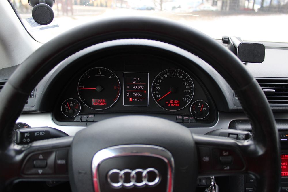 Audi a4 b7 2.0 tdi 140 cai cu un singur ax cu came