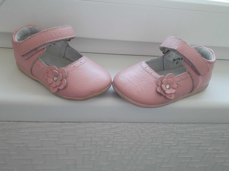 Продам детскую обувь для девочки