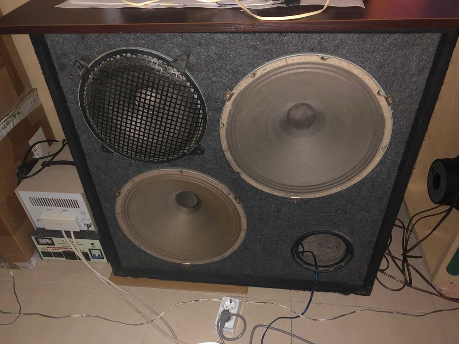 Колонки для гитары, бас-гитары.