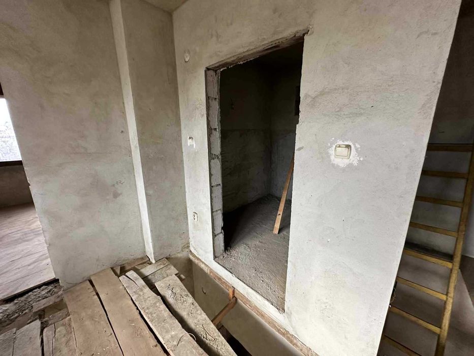 Proprietate de vânzare în Carei: două case,situate pe strada Oborului,