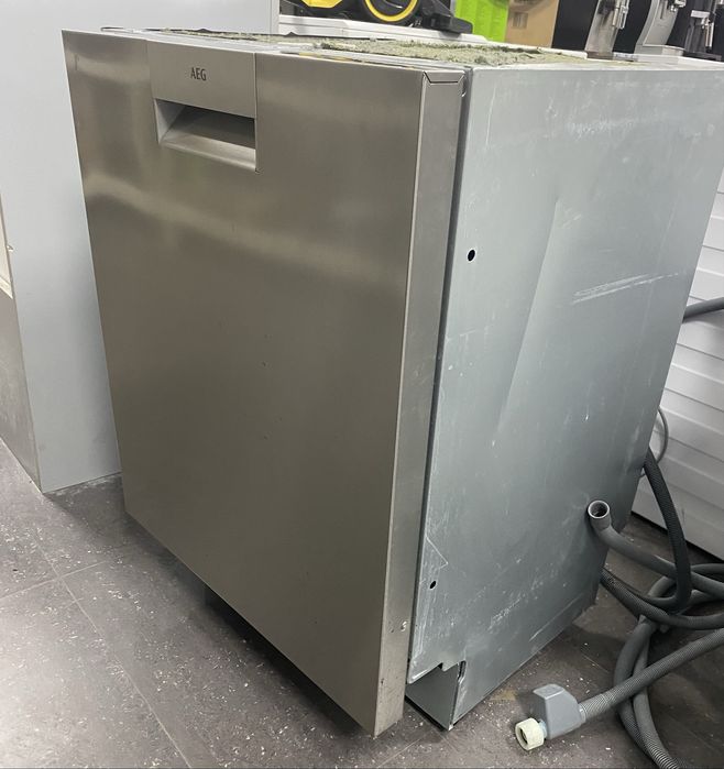 Съдомияла за полувграждане 59 см. AEG