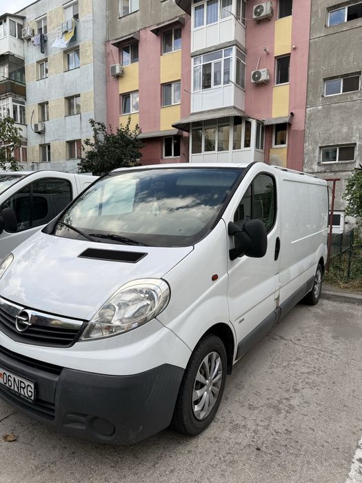 Opel Vivaro varianta long