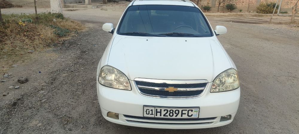 Chevrolet lacetti 2013  ideal