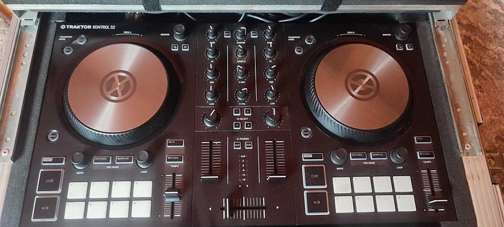 Vand consola Traktor Kontrol S2