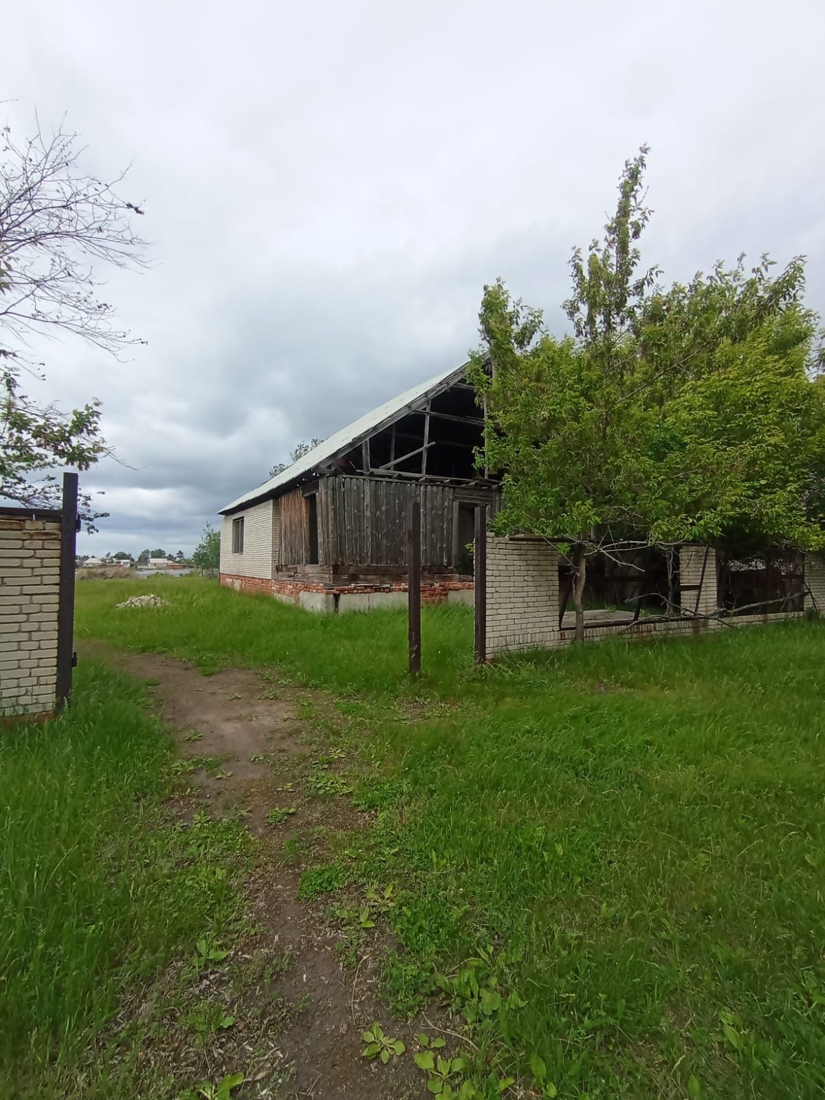 Продам недостроенный дом в п.Казахстанец