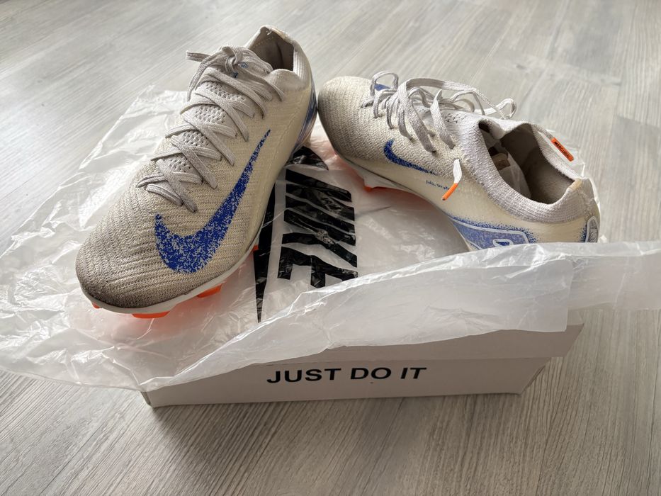 ghete de fotbal Nike Mercurial
