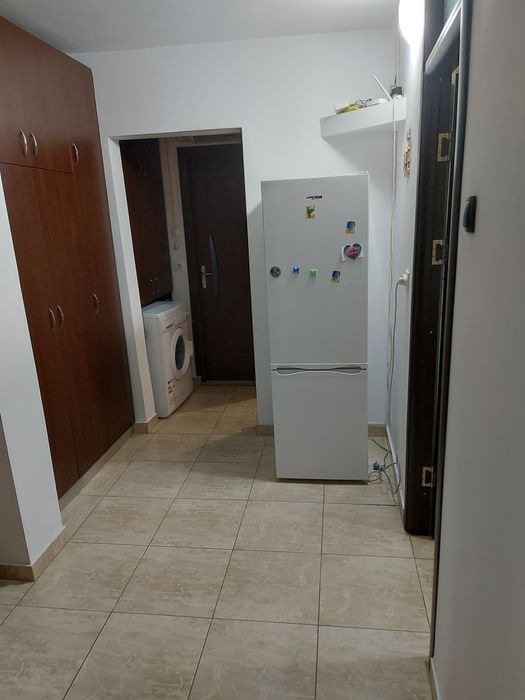 Ofer spre inchiriere apartament cu doua camere!