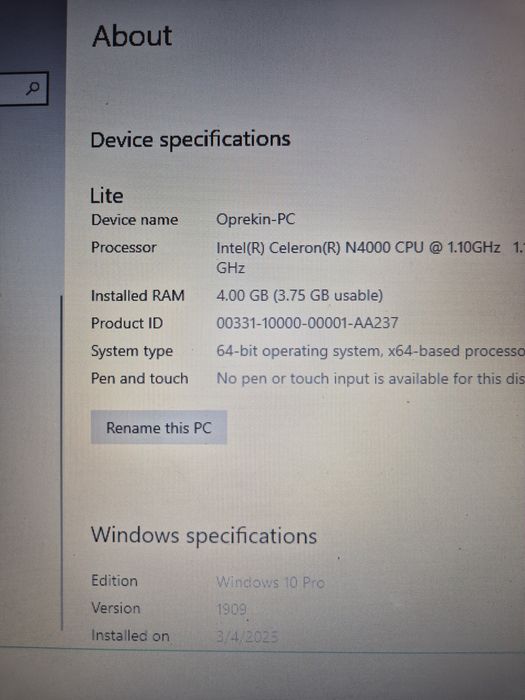 Laptop Lenovo v130
