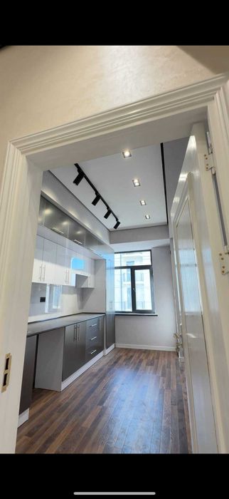 Ибн Сино Янги бозор Строй март томонда новостройка сотилади