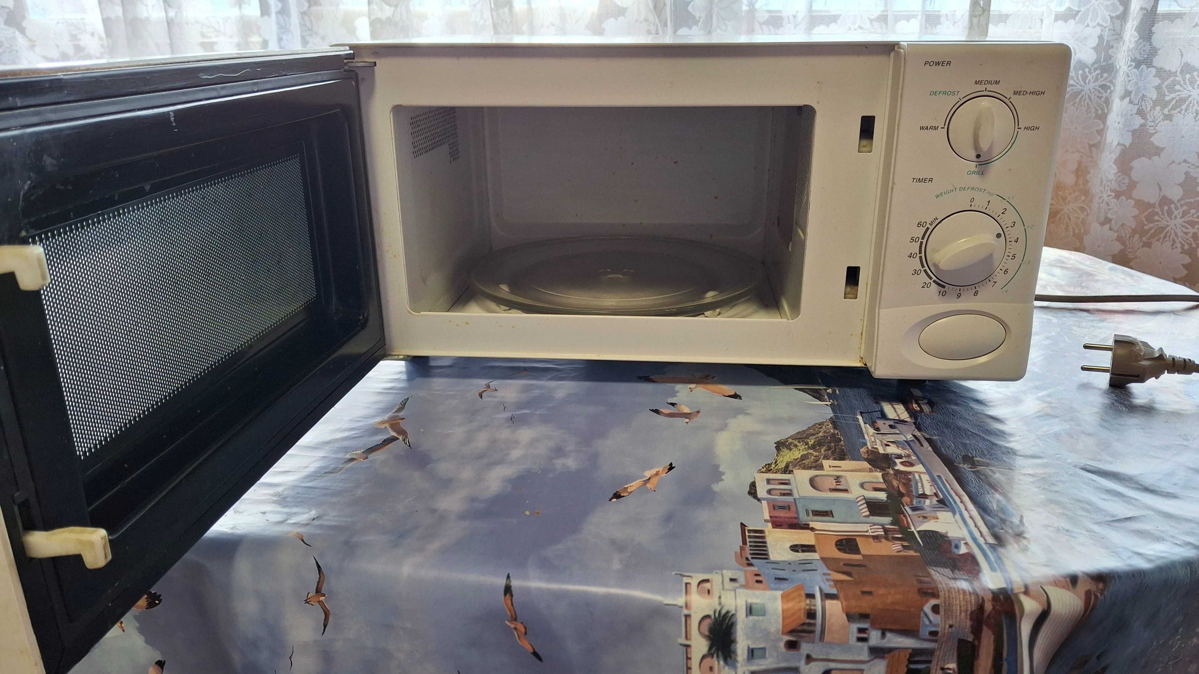 Микровълнова печка с грил GoldStar 1200w