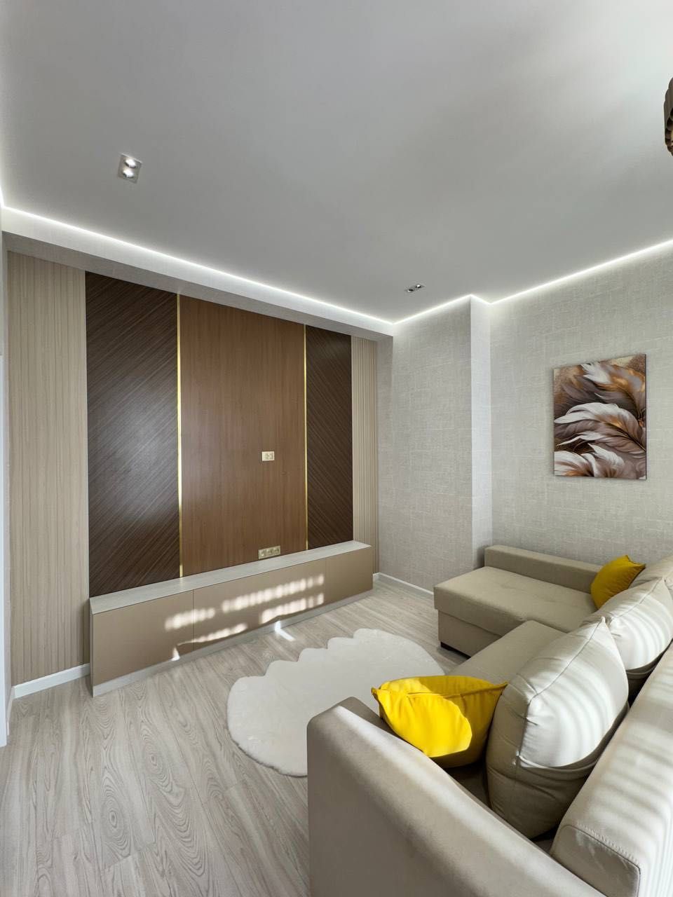 Caravan Avenue Продается 2 комнатная квартира ремонт метро БИЙ