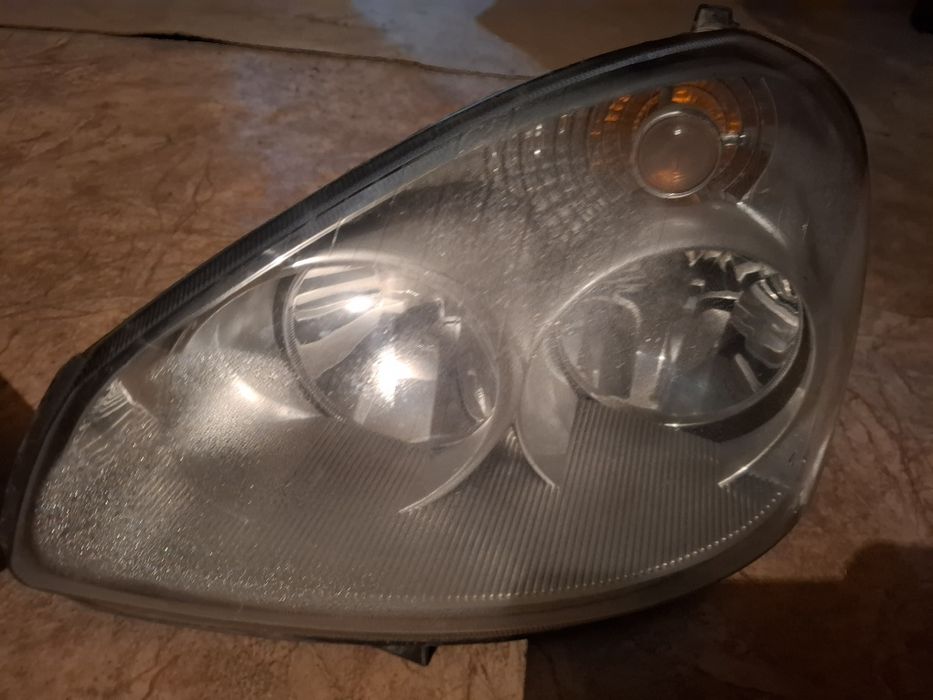 Продам фару на приора