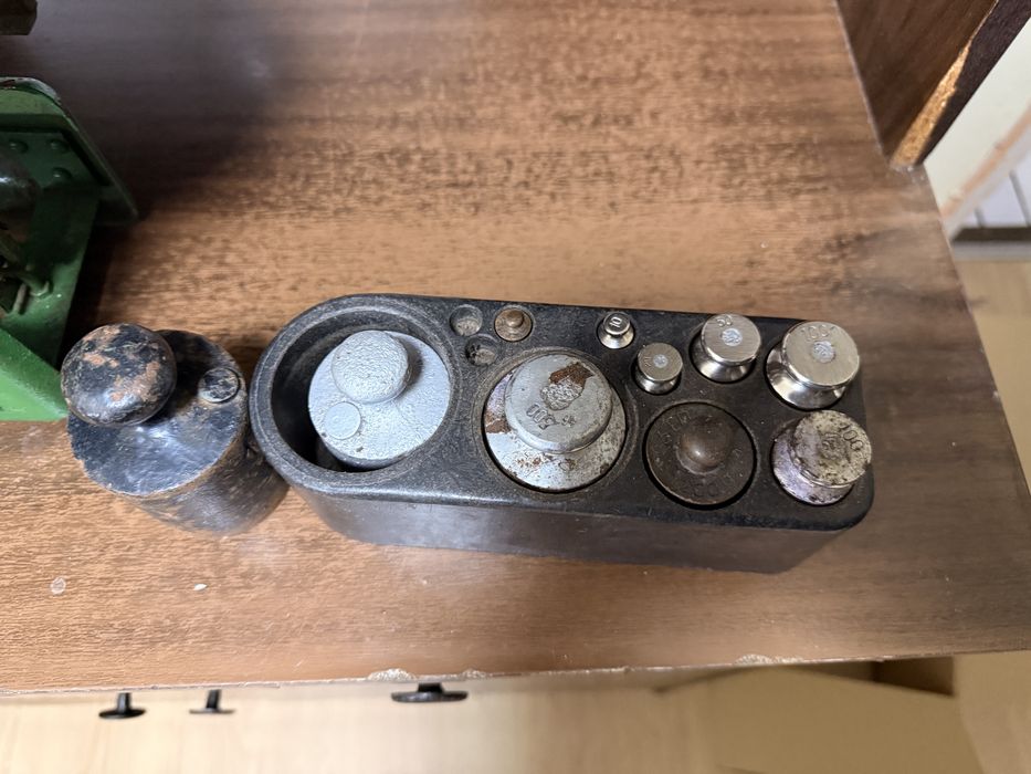 Стар кантар с тежести