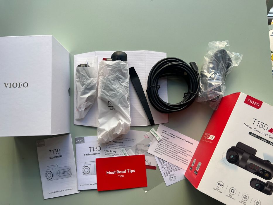 Camera auto Viofo T130 față-spate-interior