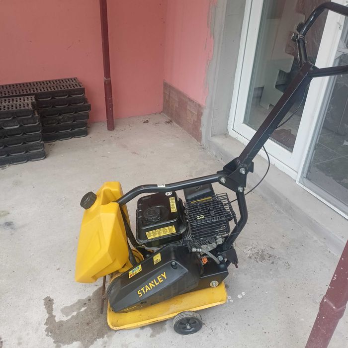 placa compactoare / vibrocompactoare stanley