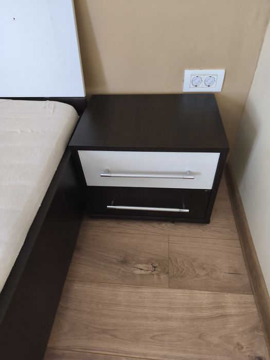 Set pat + saltea cu memorie 1.60 x 2.00 + 2 x noptiere