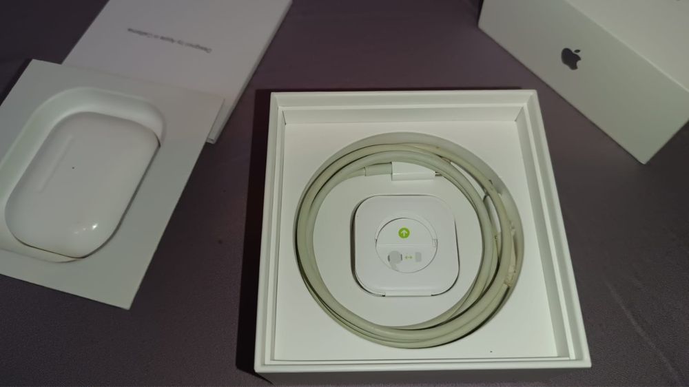 Продам наушники: AirPods Pro
