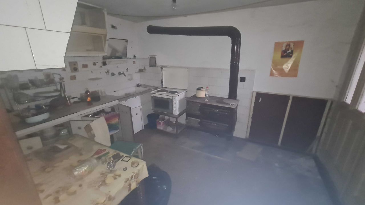 Продава се Къща в с. Гецово, Област Разград - 250 кв.м за 286 €/кв.м - Снимка #3