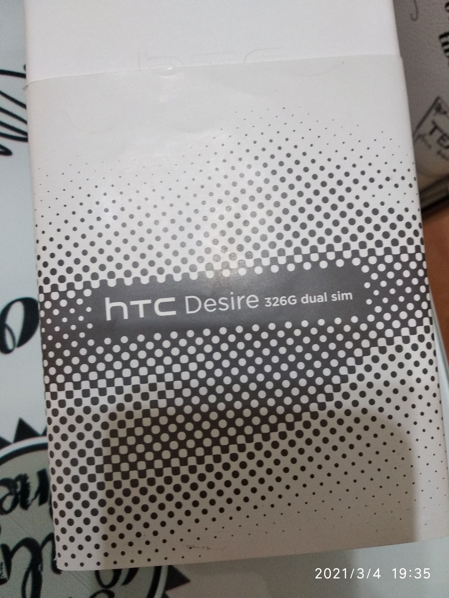 Смартфон модель HTC